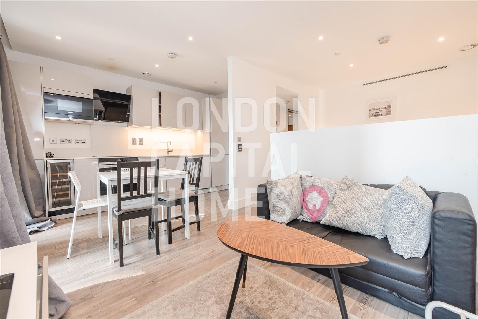 1 bed property in Wiverton Tower, 4 New Drum Street, London